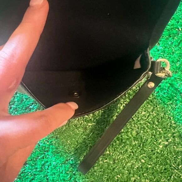 DOONEY & BOURKE wristlet - Picture 4 of 6